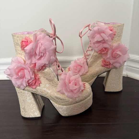 SECRET GARDENS LACE BOOTIES
SUGAR THRILLZ coquette floral goth Fairycore 7 - Picture 5 of 13